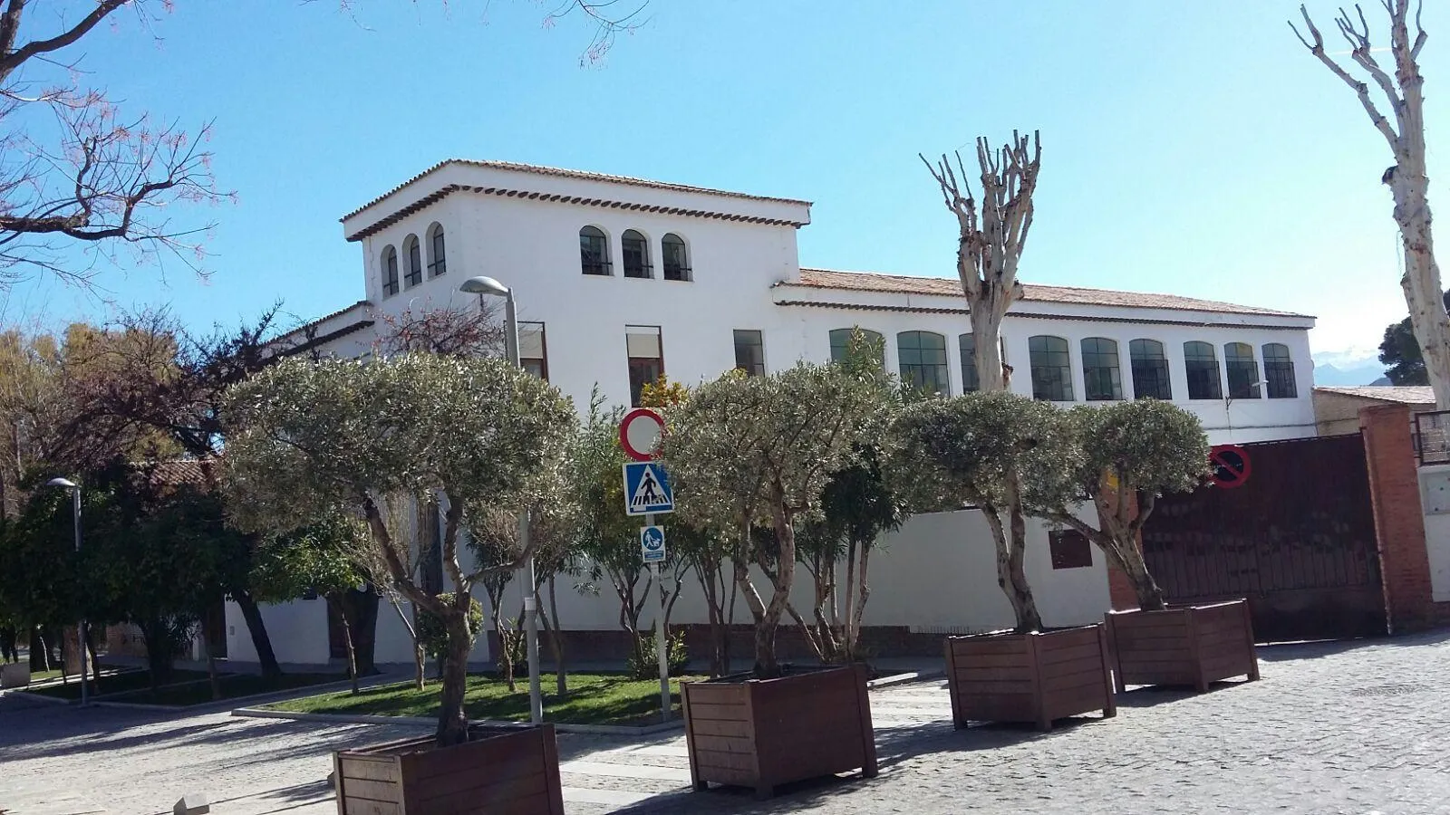 Fachada del CEIP Jesús María de Jaén
